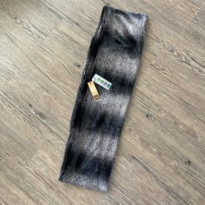 NWT Look Infinity Scarf